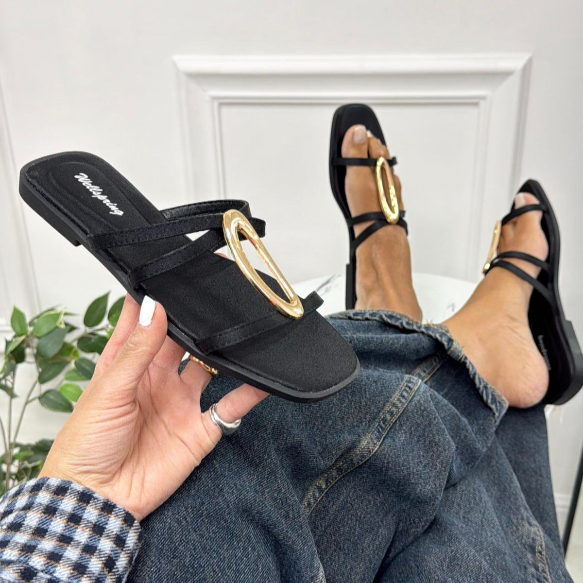 Manyla - Sandalias tipo chanclas para mujer, informales y cómodas, en color negro