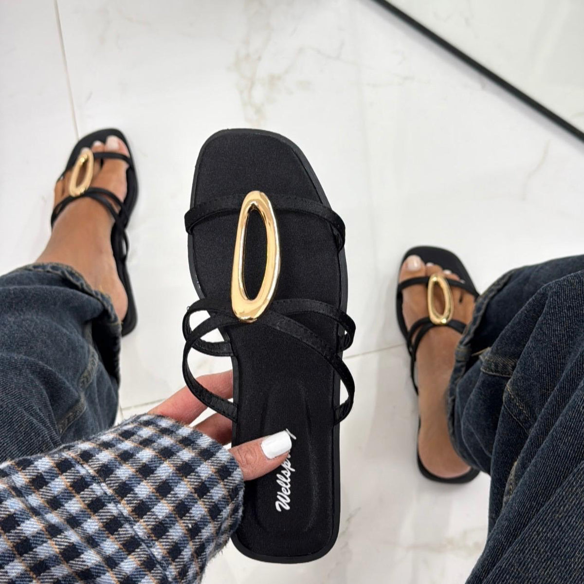 Manyla - Sandalias tipo chanclas para mujer, informales y cómodas, en color negro