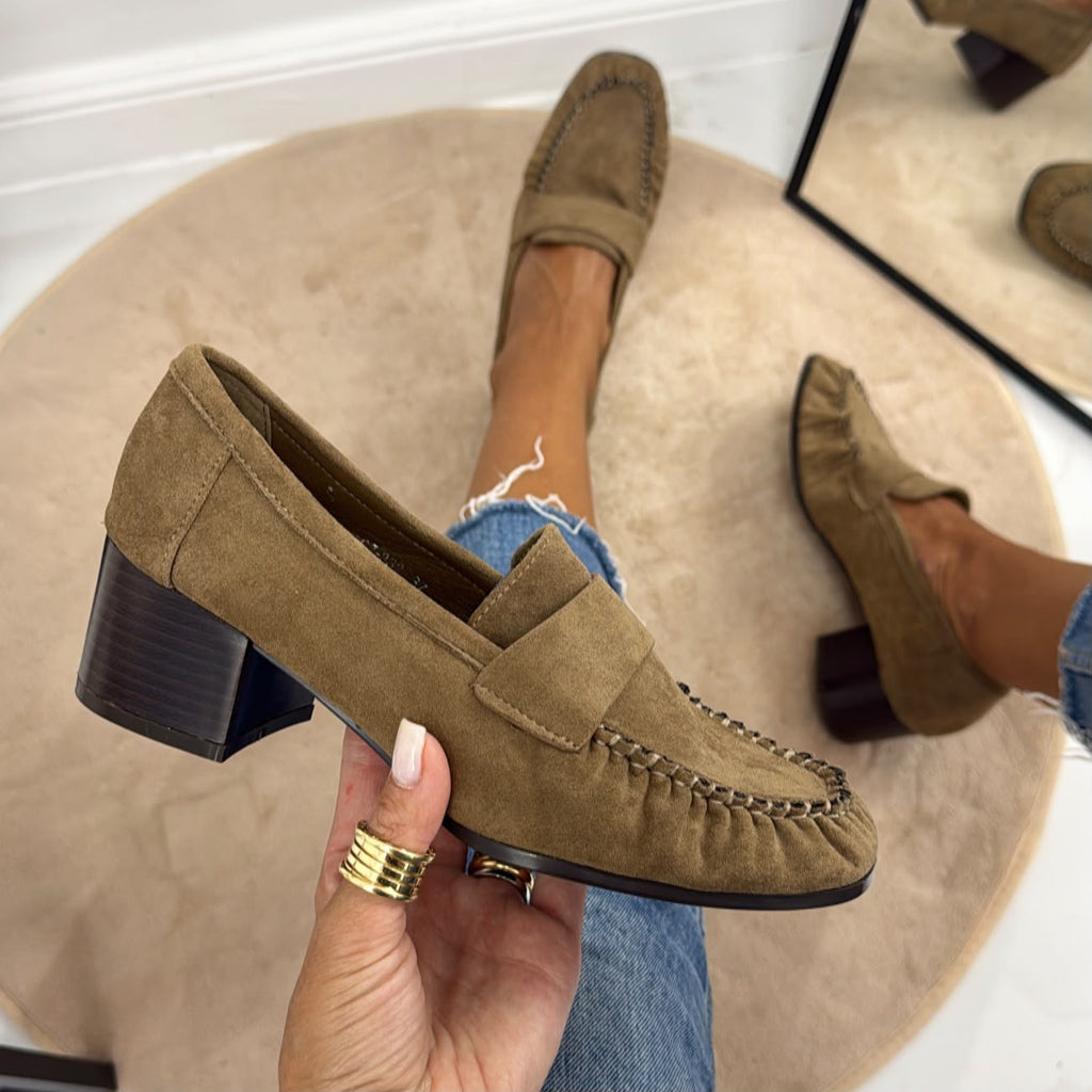 Jenny - Mocasines con tacón cómodo de ante beige