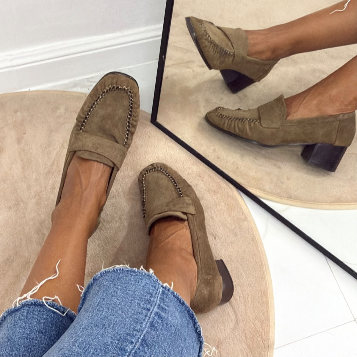 Jenny - Mocasines con tacón cómodo de ante beige