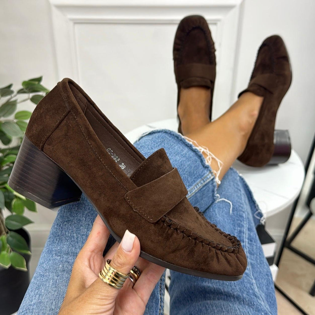 Jenny - Mocasines con tacón cómodo de ante marrón