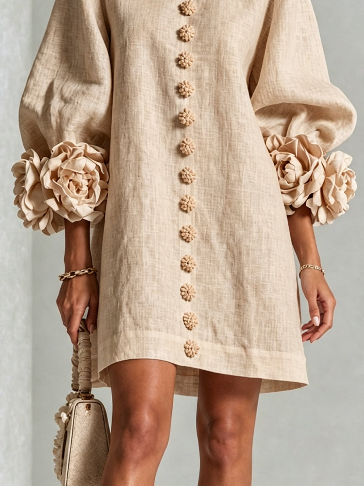 Vestido Beige Con Botones Con Motivos Florales y Mangas Con Estampado Floral Extravagante