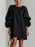 Vestido Negro Con Estampado Floral, Botones y Mangas Con Motivos Florales Extravagantes