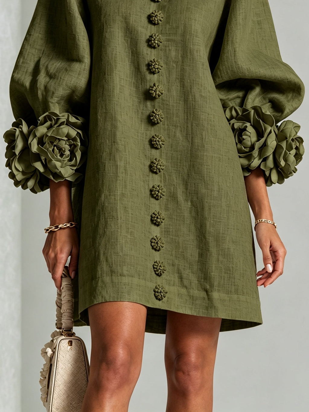 Vestido Tipo Camisa Con Estampado Floral en Verde Oliva y Puños Florales Extravagantes