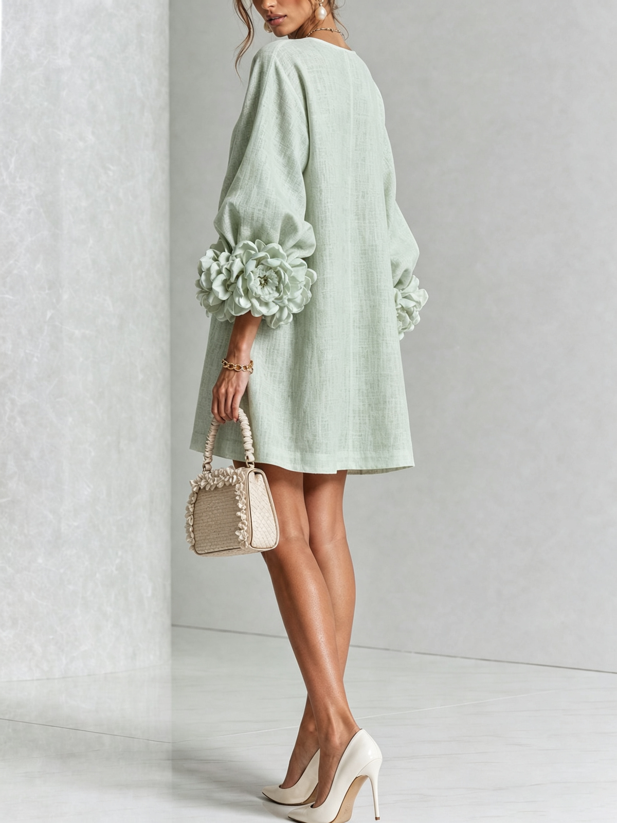 Vestido Blanco Con Botones Con Motivos Florales y Mangas Con Motivos Florales Extravagantes